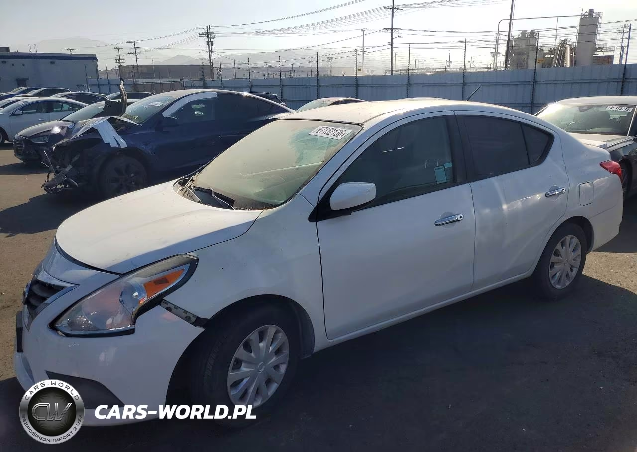 2015 Nissan Versa 1.6 Sv – zdjęcie 1 z 12