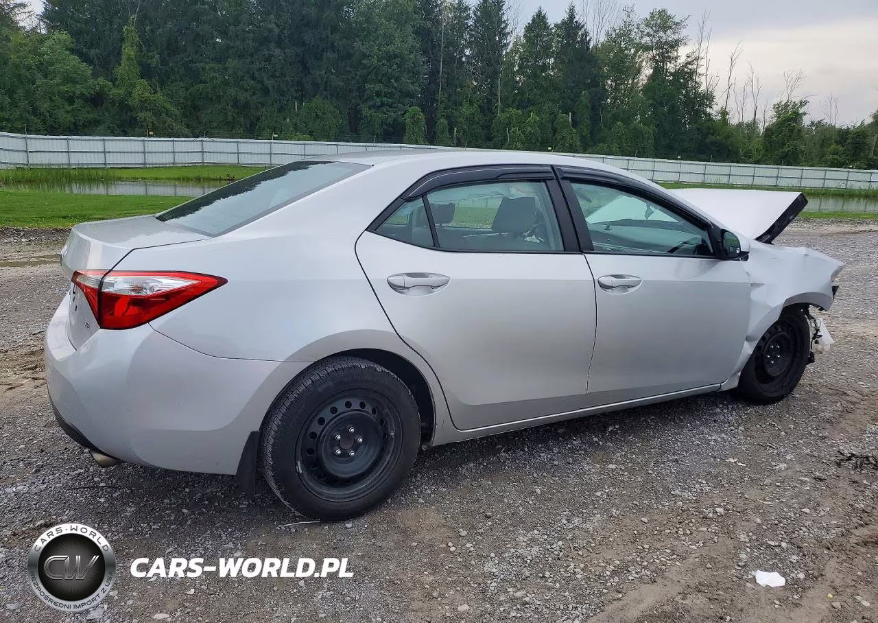 2015 Toyota Corolla Le VIN:2T1BURHEXFC306297 - 3