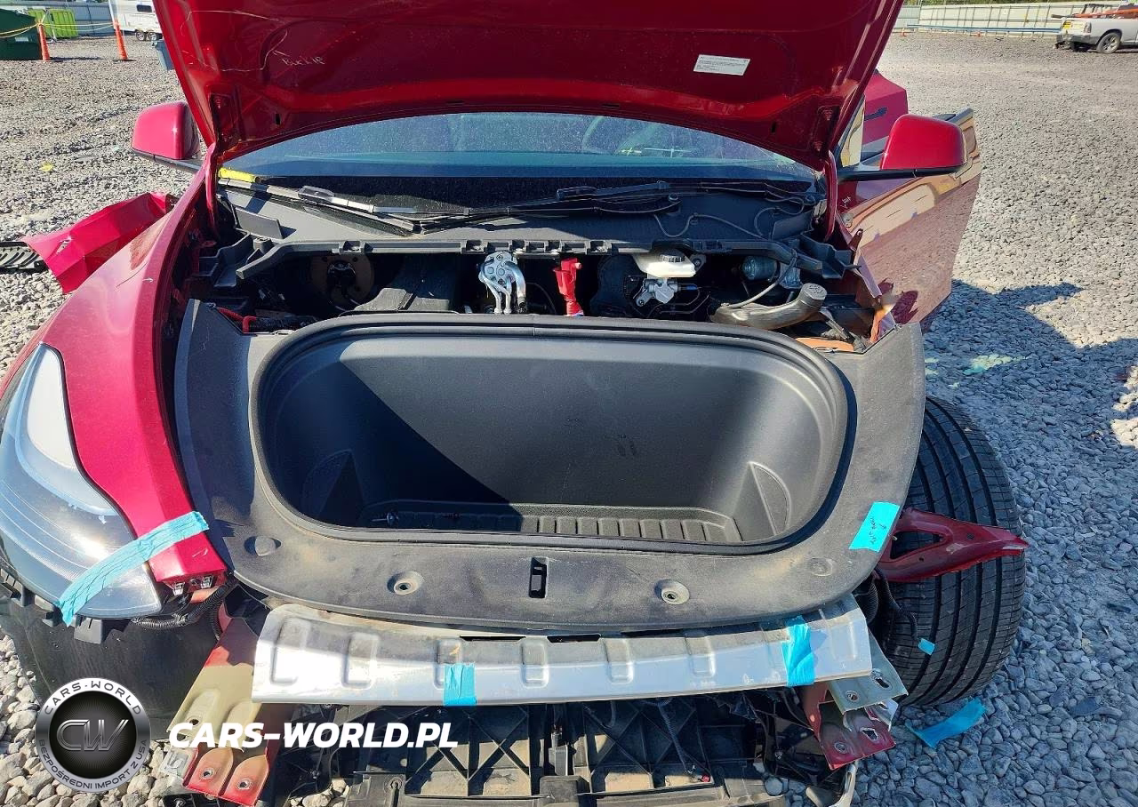 2025 Tesla Model Y VIN:7SAYGDEE4SF264047 - 11