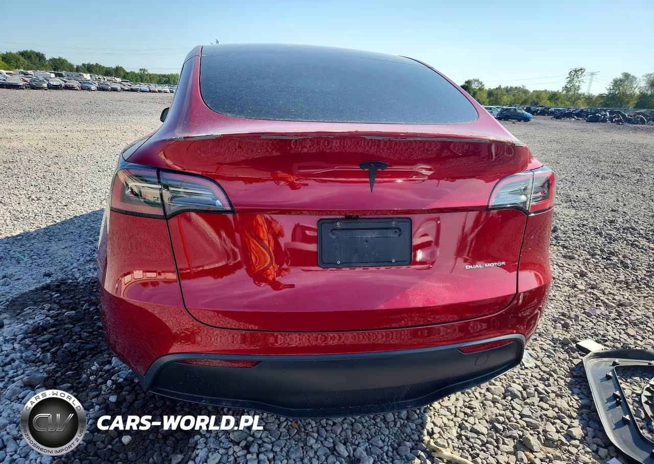 2025 Tesla Model Y VIN:7SAYGDEE4SF264047 - 6