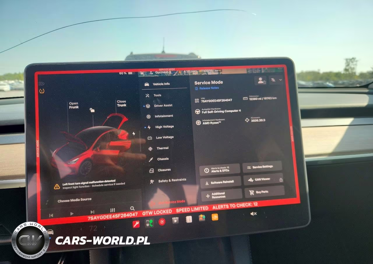 2025 Tesla Model Y VIN:7SAYGDEE4SF264047 - 9