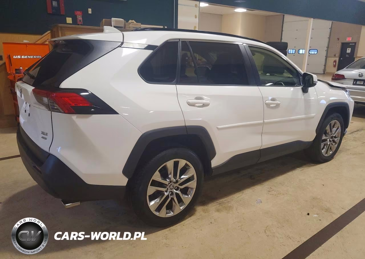 2020 Toyota Rav4 Xle Premium VIN:JTMA1RFV3LD525429 - 3