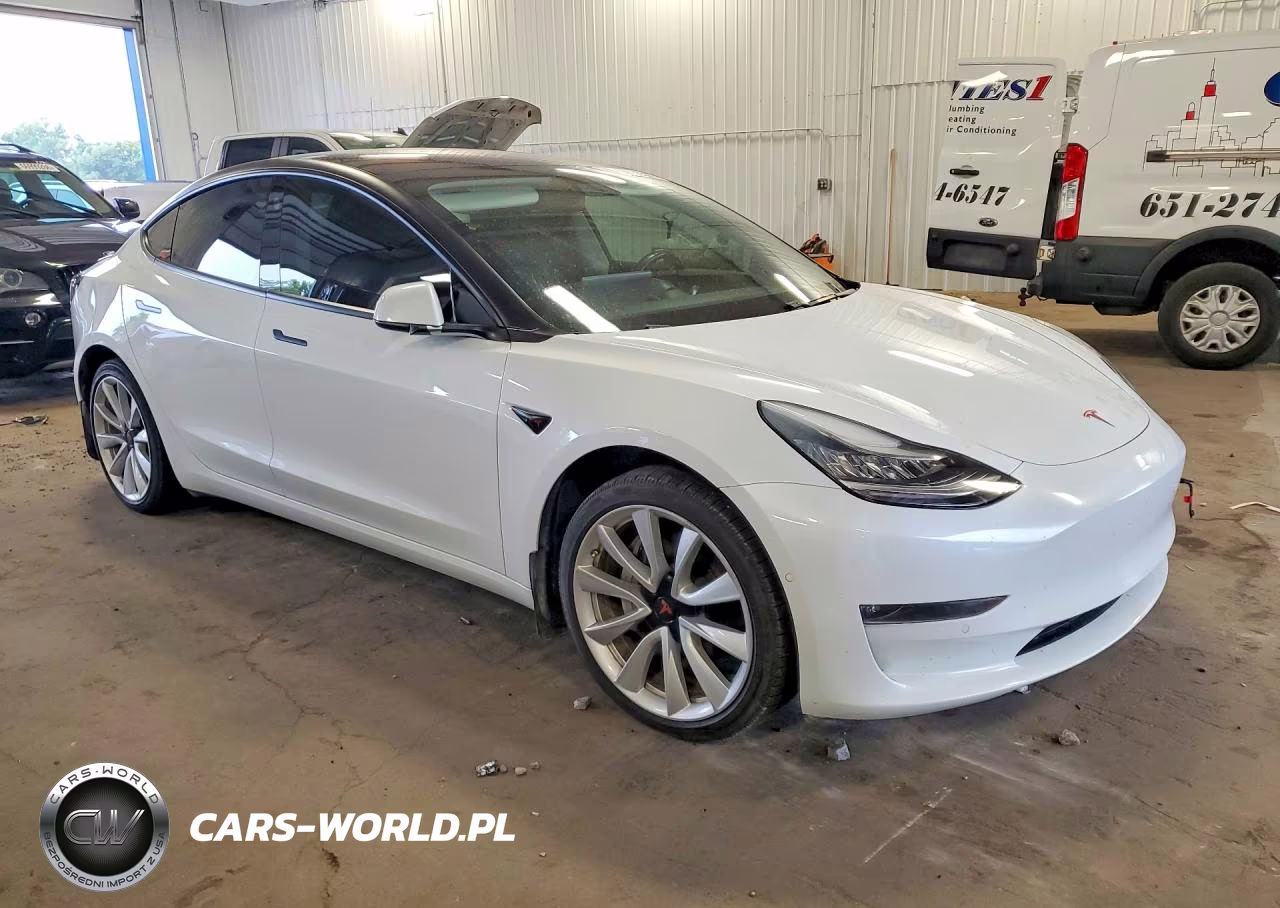 2018 Tesla Model 3 VIN:5YJ3E1EBXJF108644 - 4