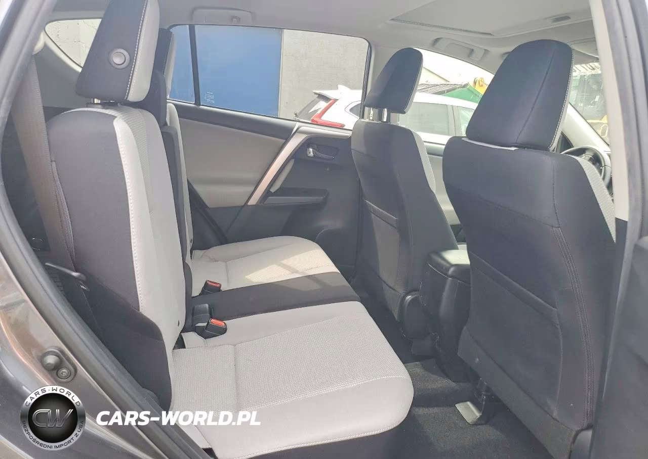 2018 Toyota Rav4 Xle VIN:JTMRFREV1JD245740 - 11