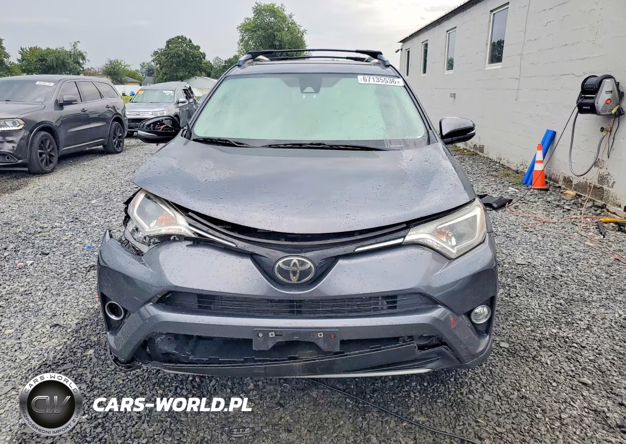 2018 Toyota Rav4 Xle VIN:JTMRFREV1JD245740 - 5