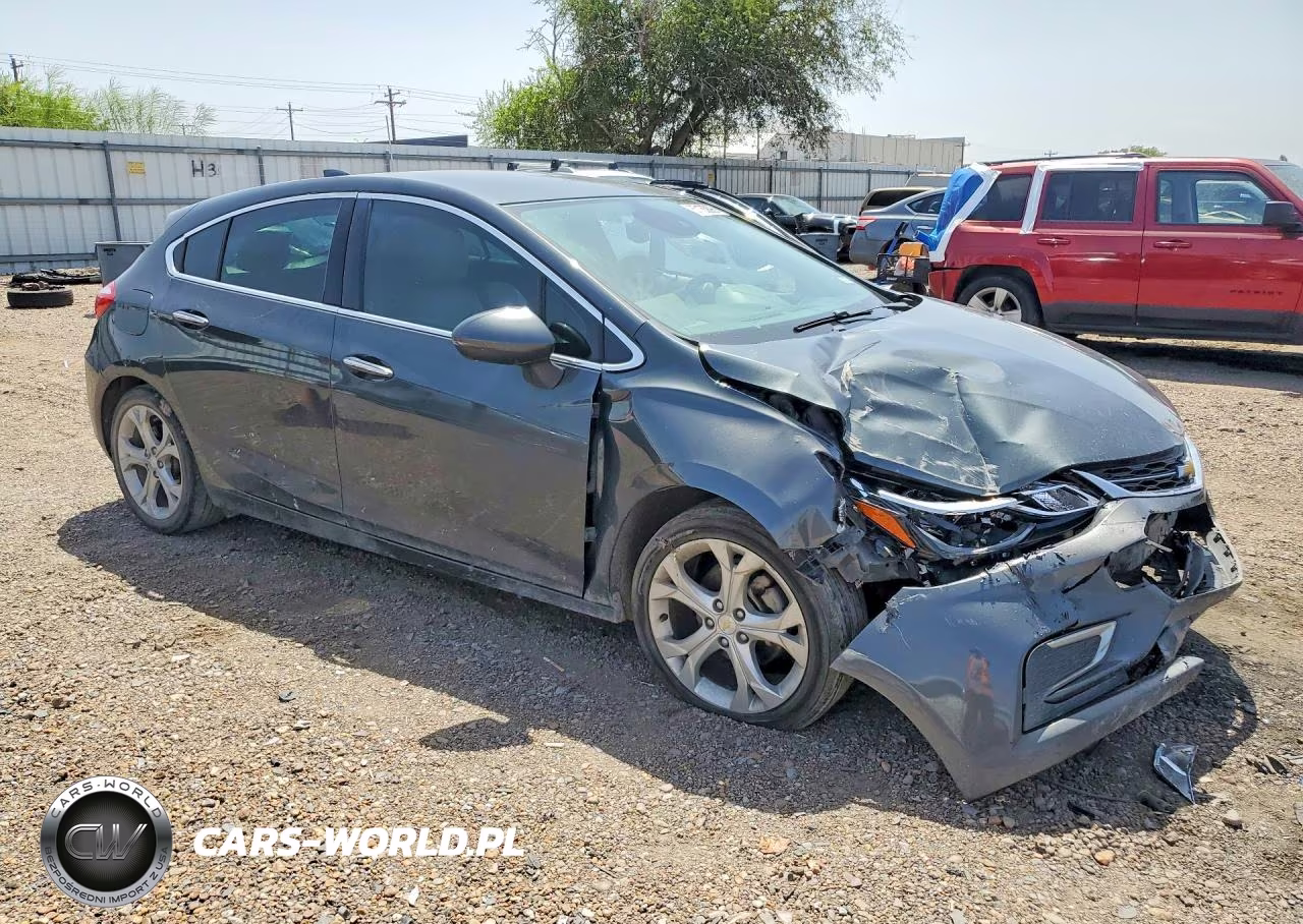 2017 Chevrolet Cruze Premier VIN:3G1BF6SM2HS526041 - 4
