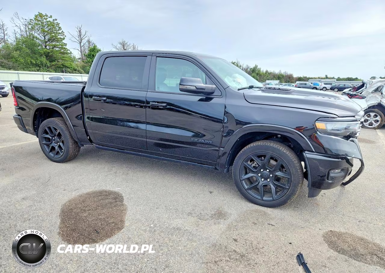 2025 Ram 1500 Laramie VIN:1C6SRFJP4SN623034 - 4