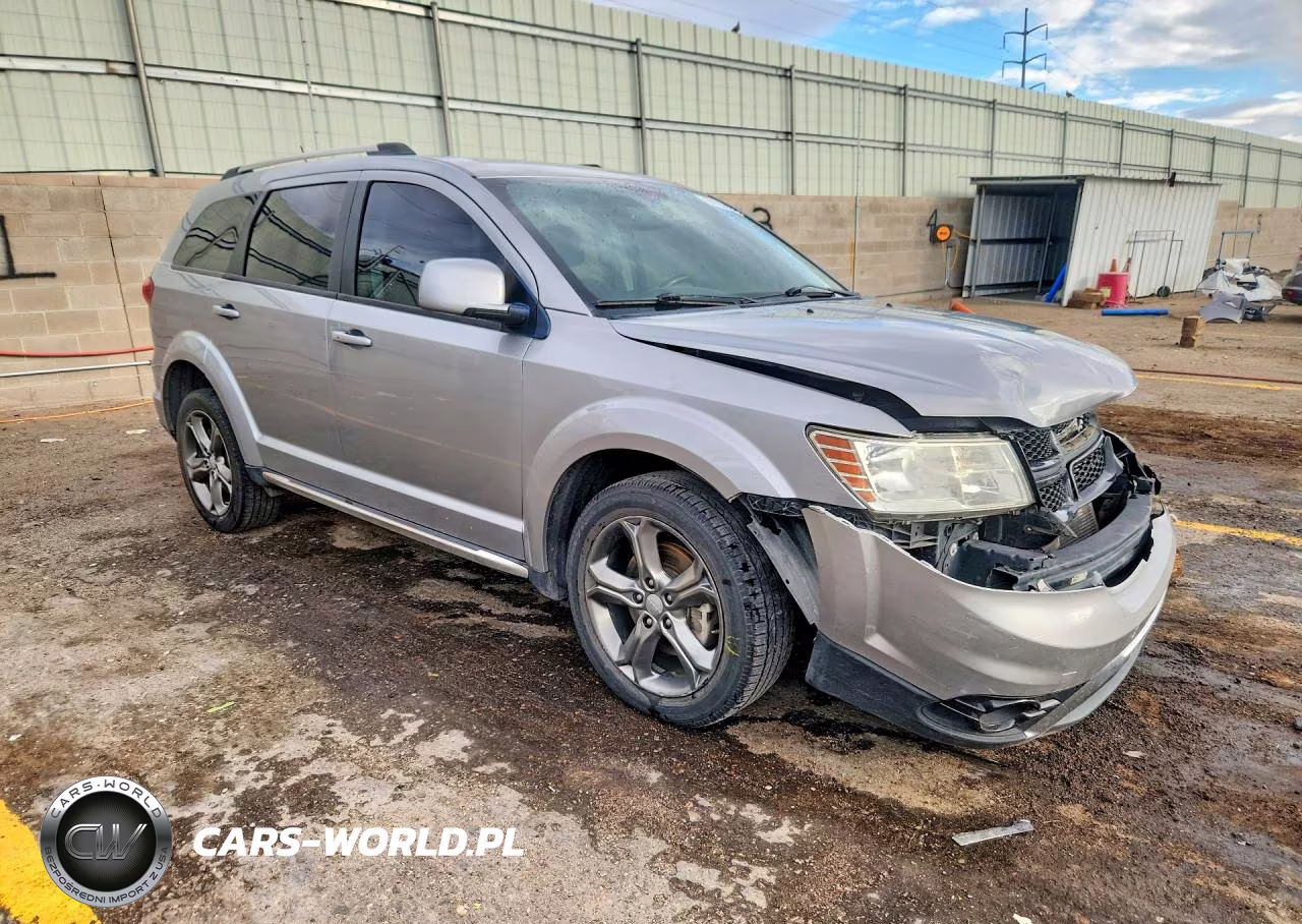 2017 Dodge Journey Crossroad VIN:3C4PDDGG4HT560907 - 4
