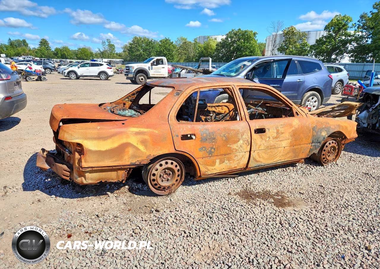 1996 Toyota Camry Le VIN:4T1BG12K9TU935924 - 3