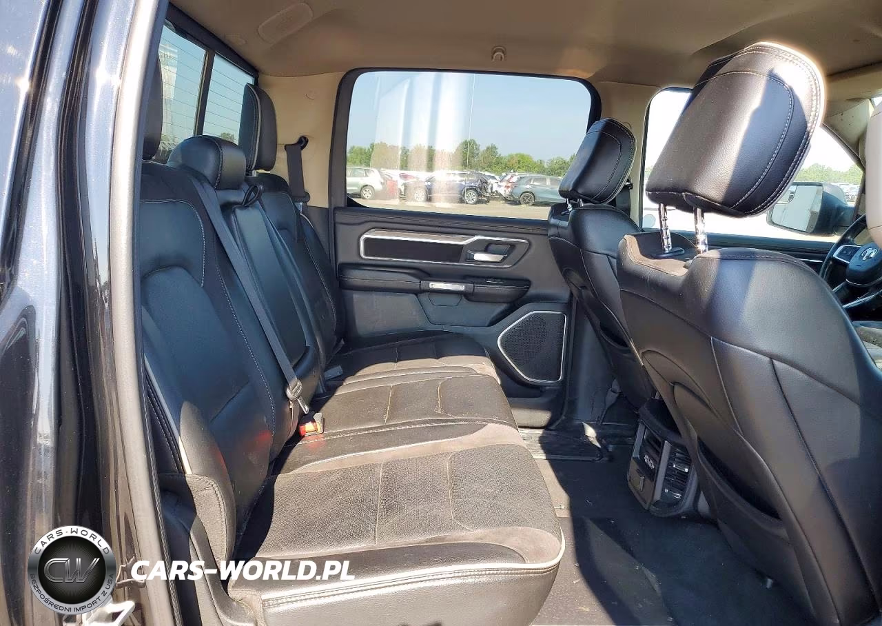 2019 Ram 1500 Laramie VIN:1C6SRFJT3KN529062 - 10