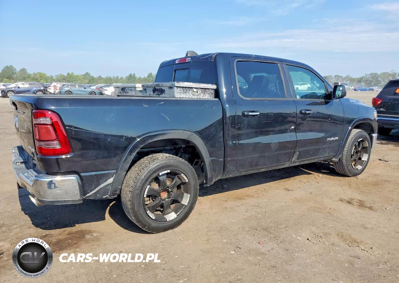 2019 Ram 1500 Laramie VIN:1C6SRFJT3KN529062 - 3