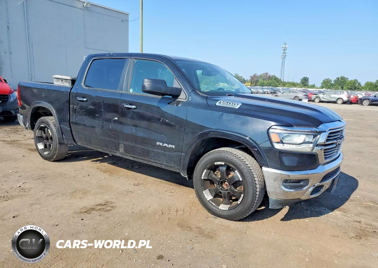 2019 Ram 1500 Laramie VIN:1C6SRFJT3KN529062 - 4