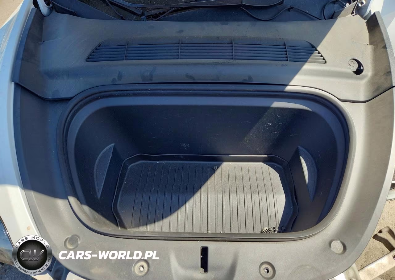 2022 Tesla Model Y VIN:7SAYGDEE6NF438415 - 11