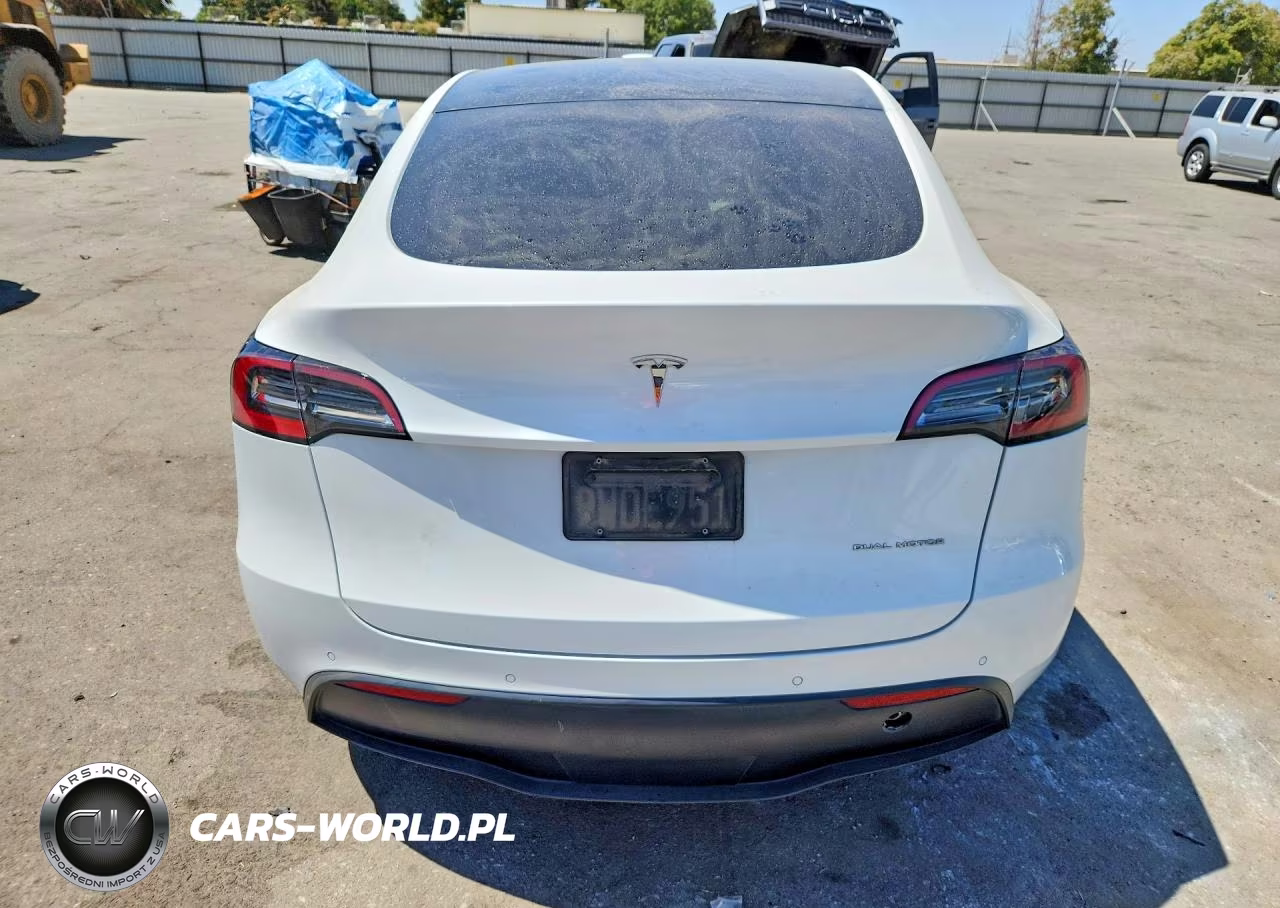 2022 Tesla Model Y VIN:7SAYGDEE6NF438415 - 6