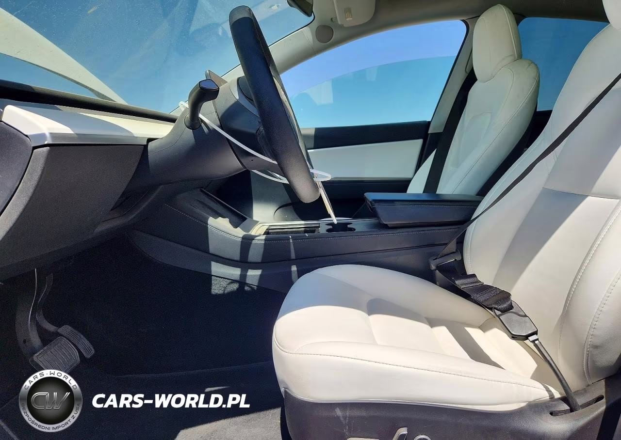 2022 Tesla Model Y VIN:7SAYGDEE6NF438415 - 7