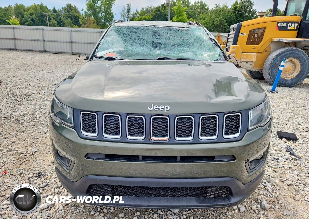 2018 Jeep Compass Latitude VIN:3C4NJDBB0JT223460 - 5