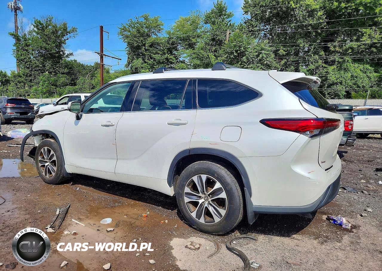 2022 Toyota Highlander Xle VIN:5TDGZRBH2NS560599 - 2