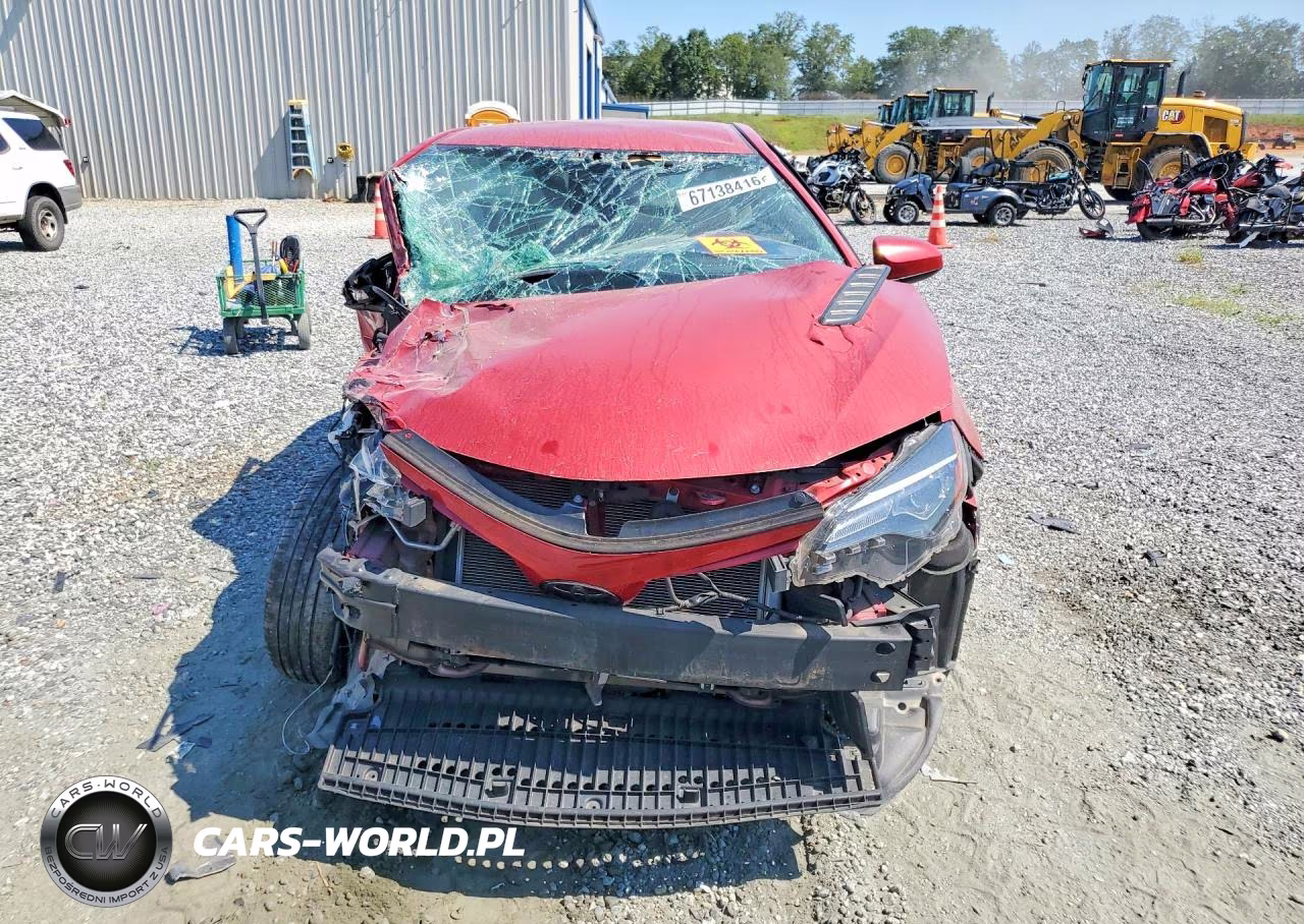 2018 Toyota Corolla Le VIN:5YFBURHE6JP832354 - 5