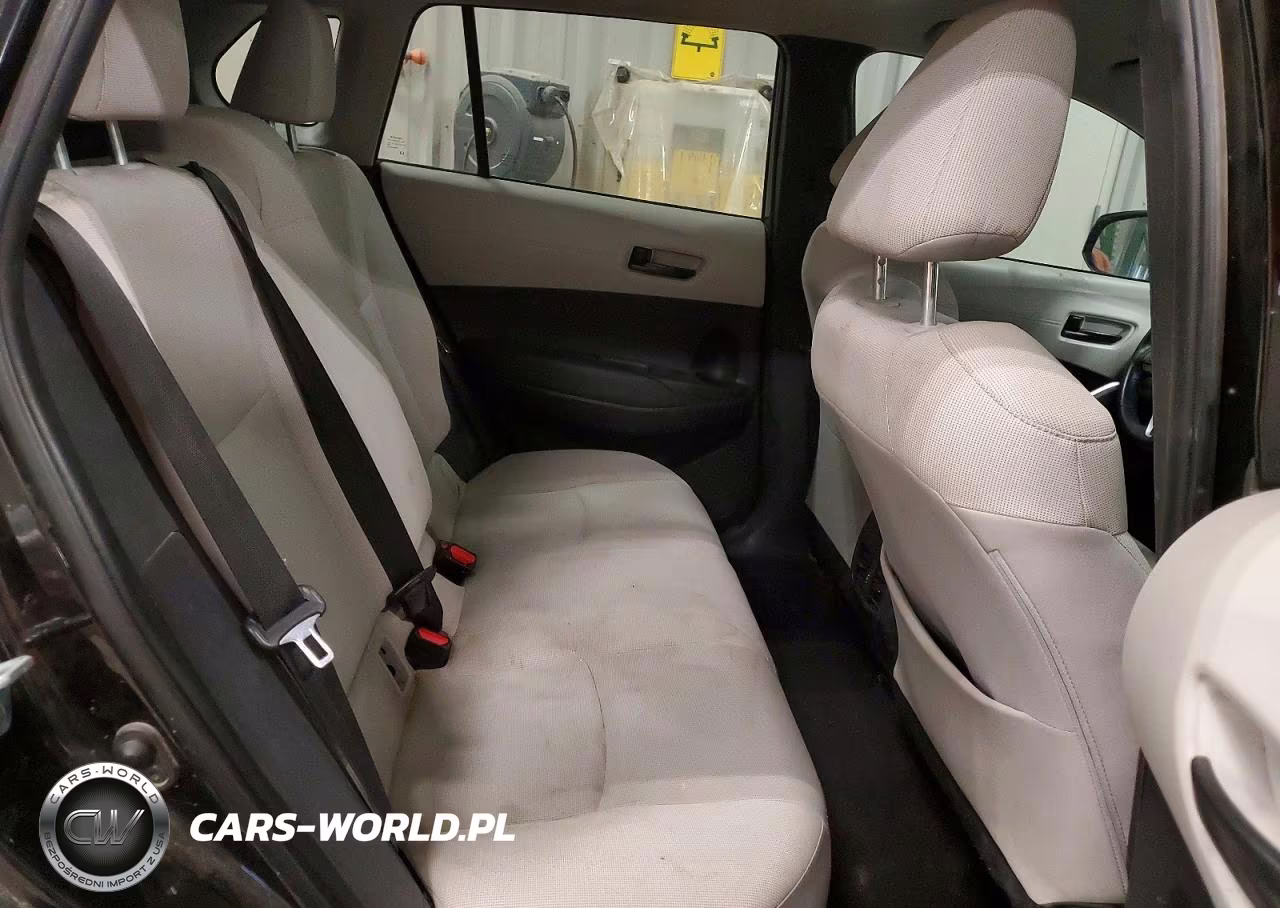 2022 Toyota Corolla Cross Le VIN:7MUCAABG0NV035190 - 11