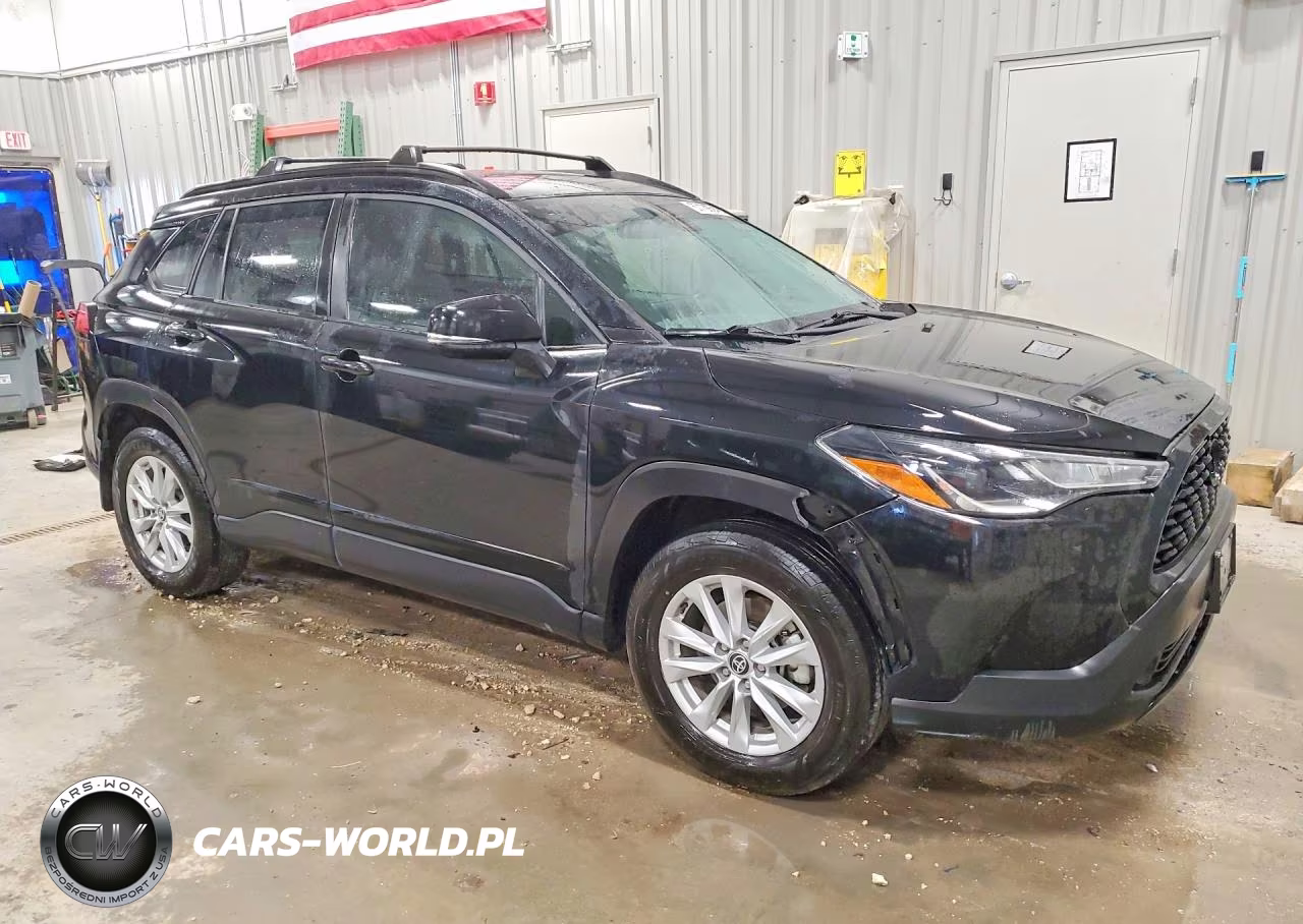 2022 Toyota Corolla Cross Le VIN:7MUCAABG0NV035190 - 4