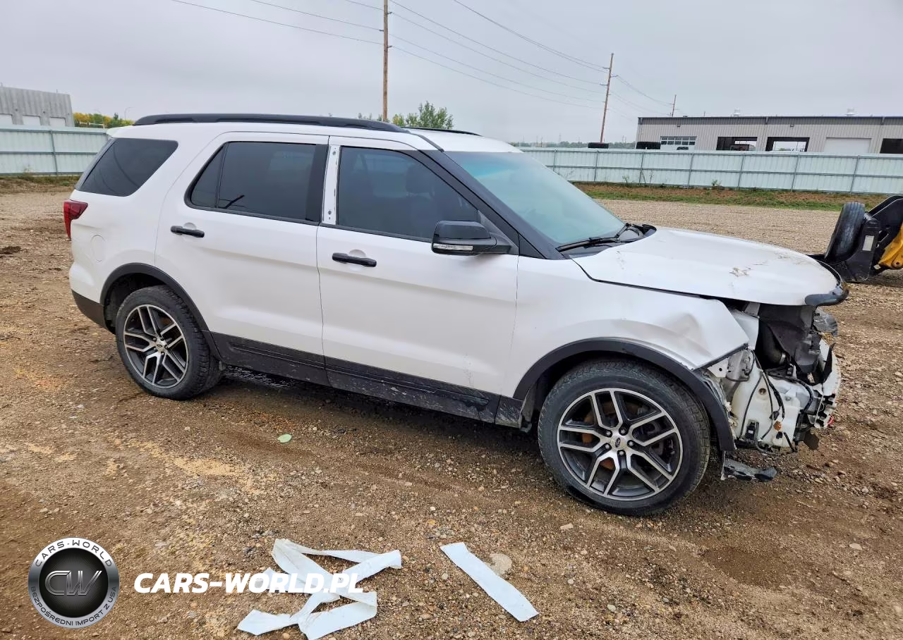 2016 Ford Explorer Sport VIN:1FM5K8GT1GGB29697 - 4