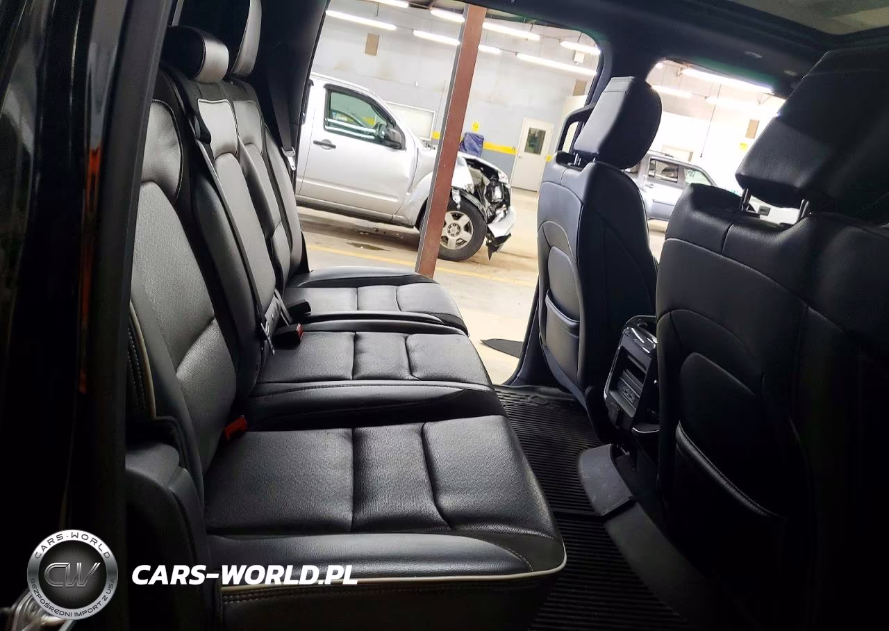 2021 Ram 1500 Laramie VIN:1C6SRFJT8MN536267 - 10