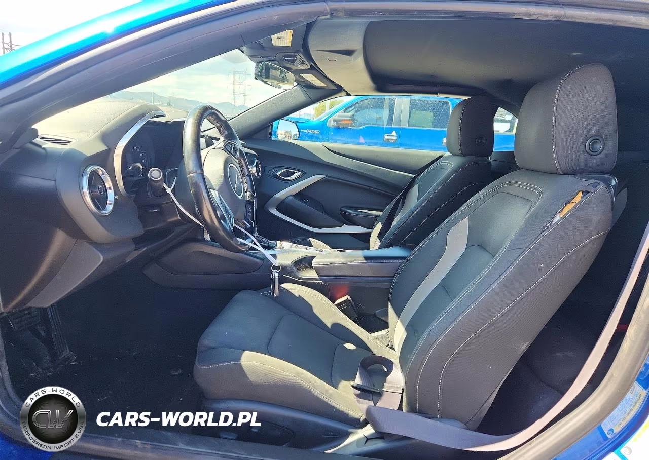 2017 Chevrolet Camaro VIN:1G1FB3DX7H0116152 - 7
