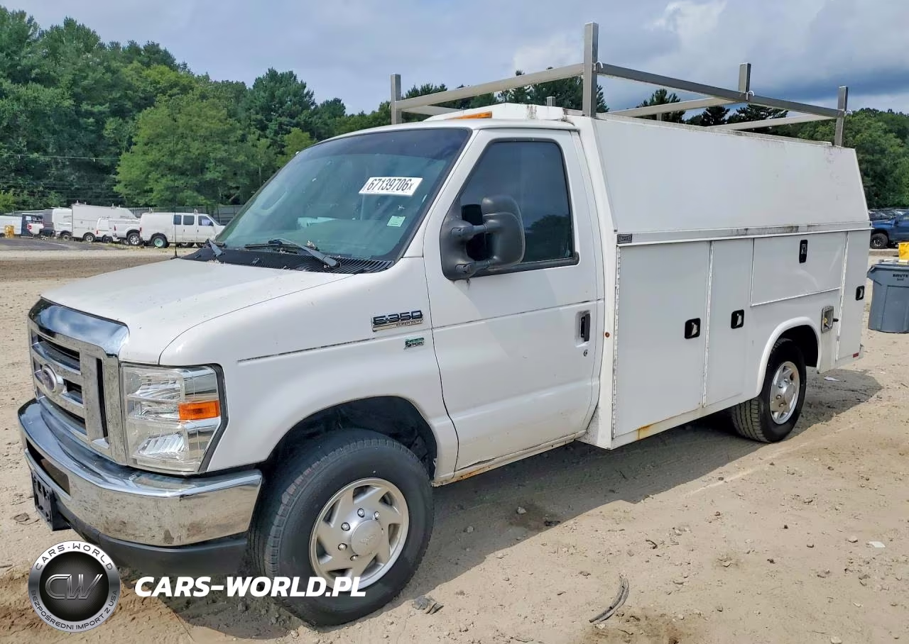 2016 Ford Econoline E350 Super Duty Cutaway Van