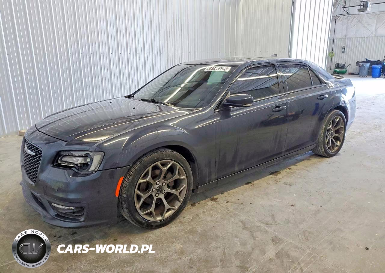 2018 Chrysler 300 S