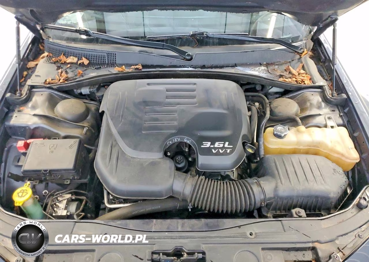 2018 Chrysler 300 S VIN:2C3CCABG8JH269546 - 11