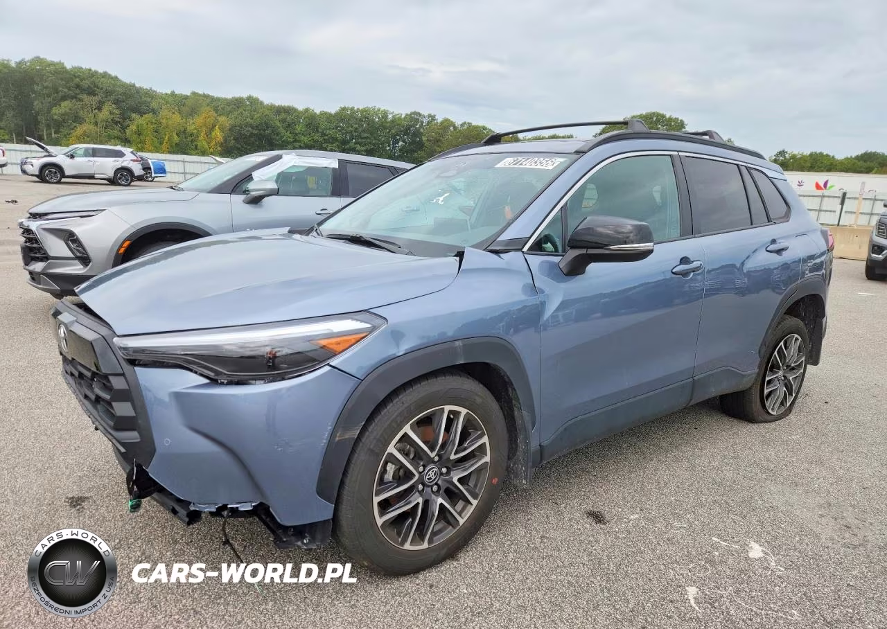 2026 Toyota Corolla Cross Xle VIN:7MUDAABG2TV158829 - 1