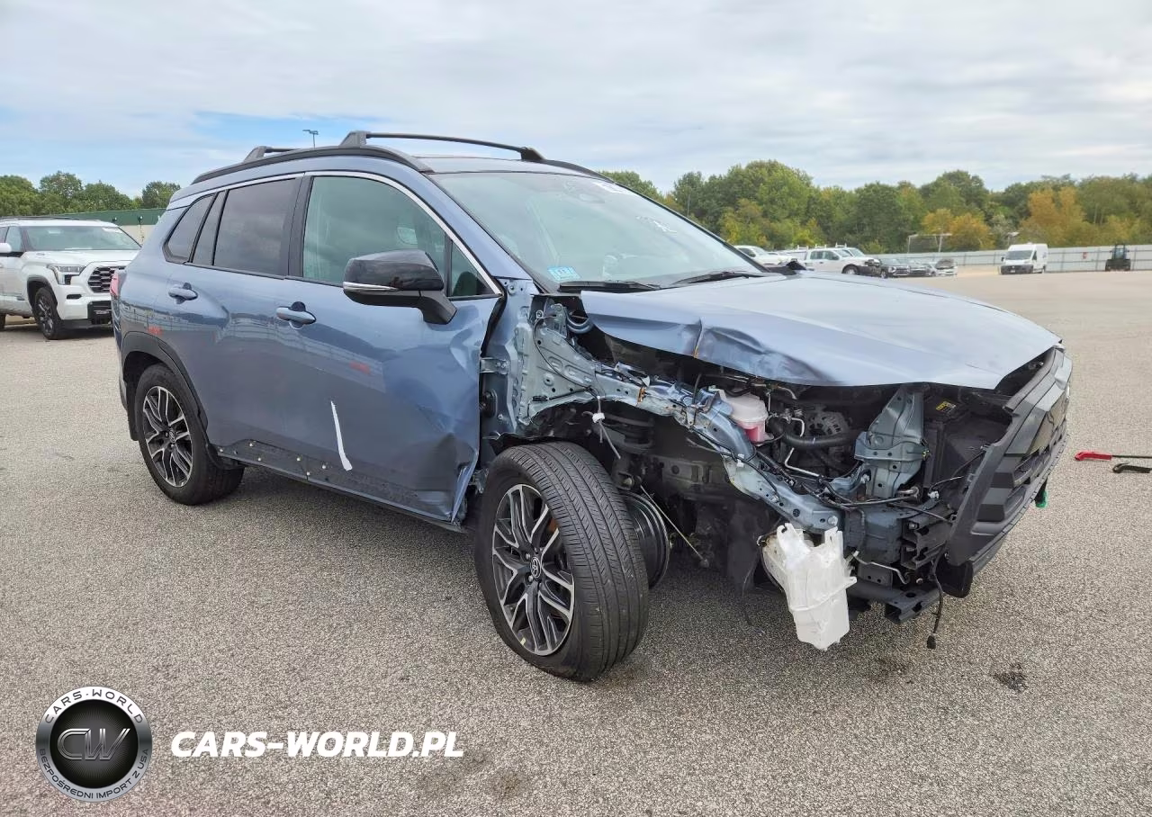 2026 Toyota Corolla Cross Xle VIN:7MUDAABG2TV158829 - 4