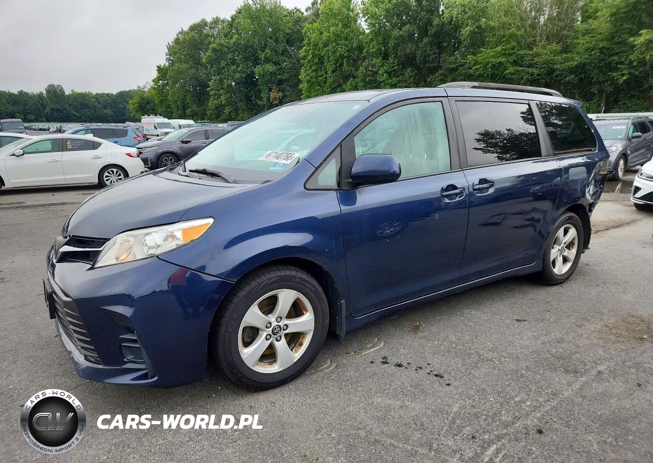 2018 Toyota Sienna Le