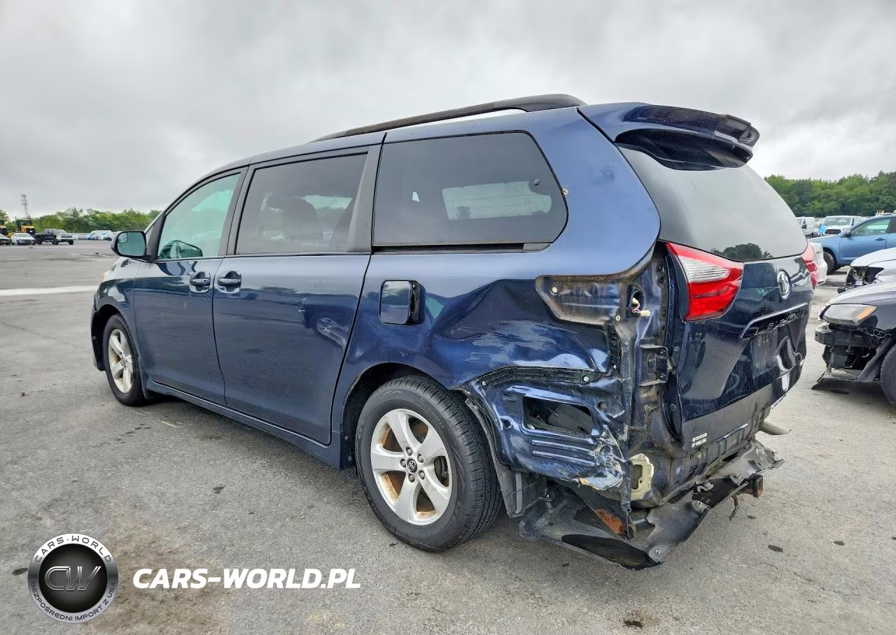 2018 Toyota Sienna Le VIN:5TDKZ3DC6JS941178 - 2