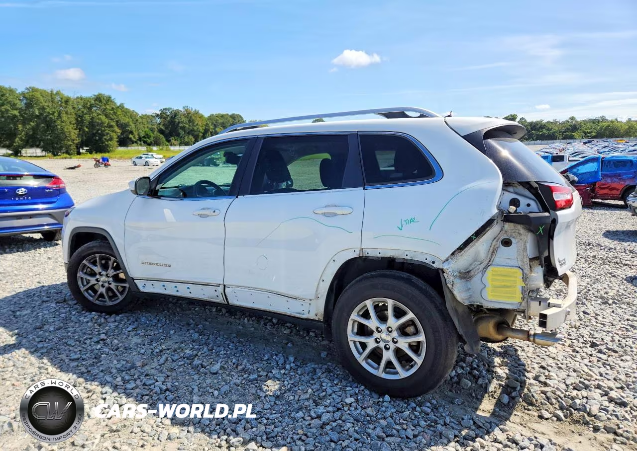 2015 Jeep Cherokee Latitude VIN:1C4PJLCB0FW771073 - 2