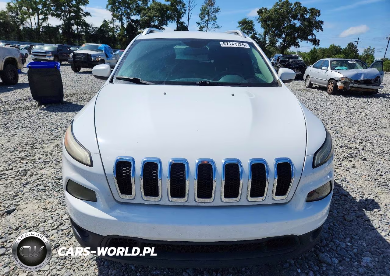 2015 Jeep Cherokee Latitude VIN:1C4PJLCB0FW771073 - 5