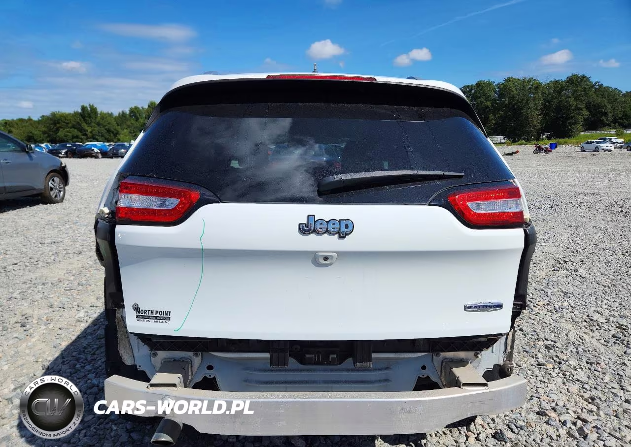 2015 Jeep Cherokee Latitude VIN:1C4PJLCB0FW771073 - 6