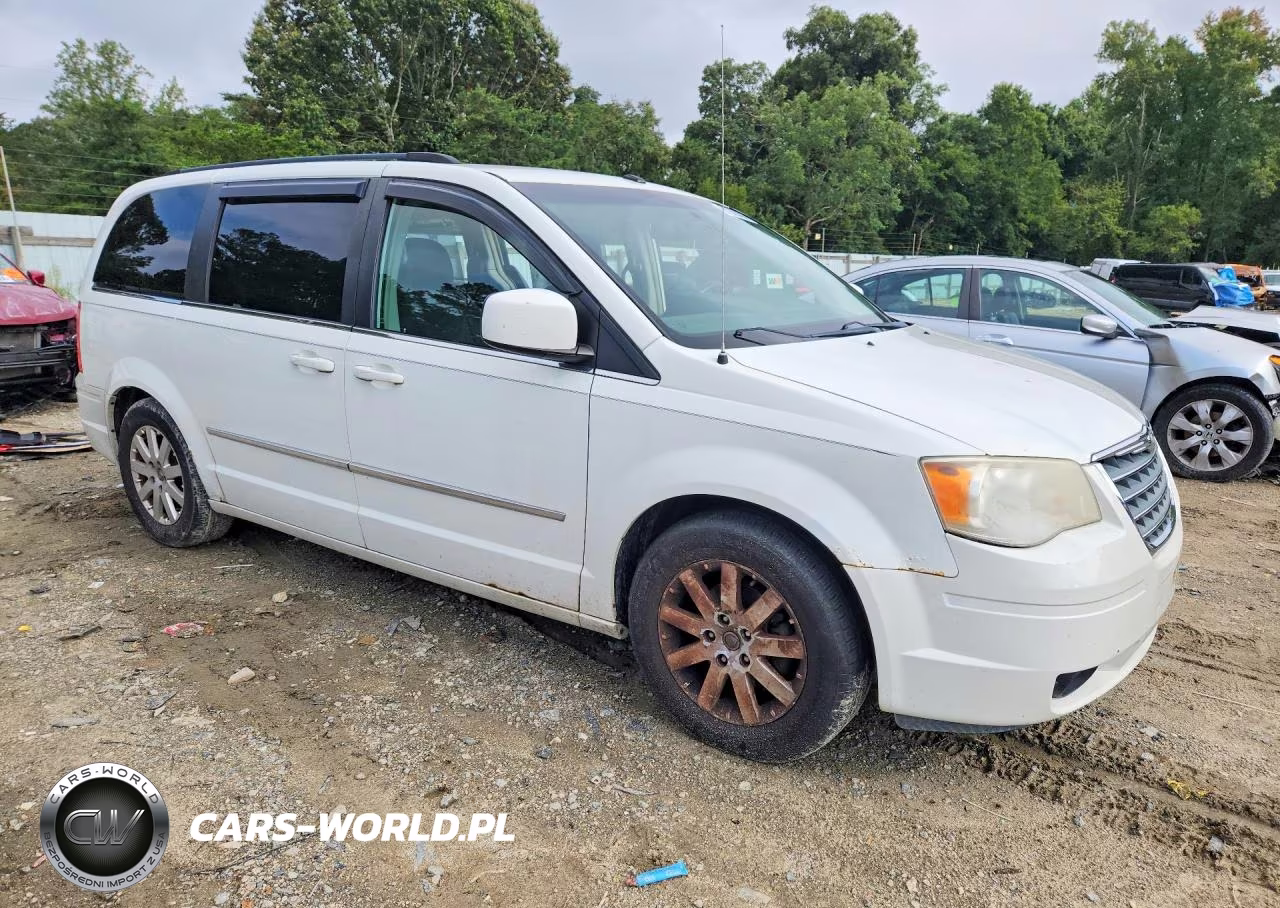 2010 Chrysler Town & Country Touring Plus VIN:2A4RR8DXXAR366715 - 4