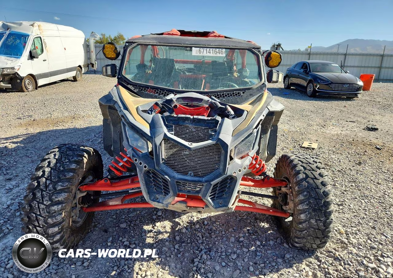 2017 Can-Am Maverick X3 Max Utility Vehicle VIN:3JBVNAW21HK000652 - 5