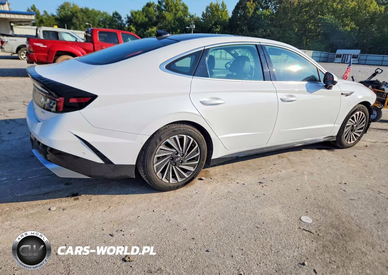 2025 Hyundai Sonata Hybrid Limited VIN:KMHL54JJ0SA126963 - 3