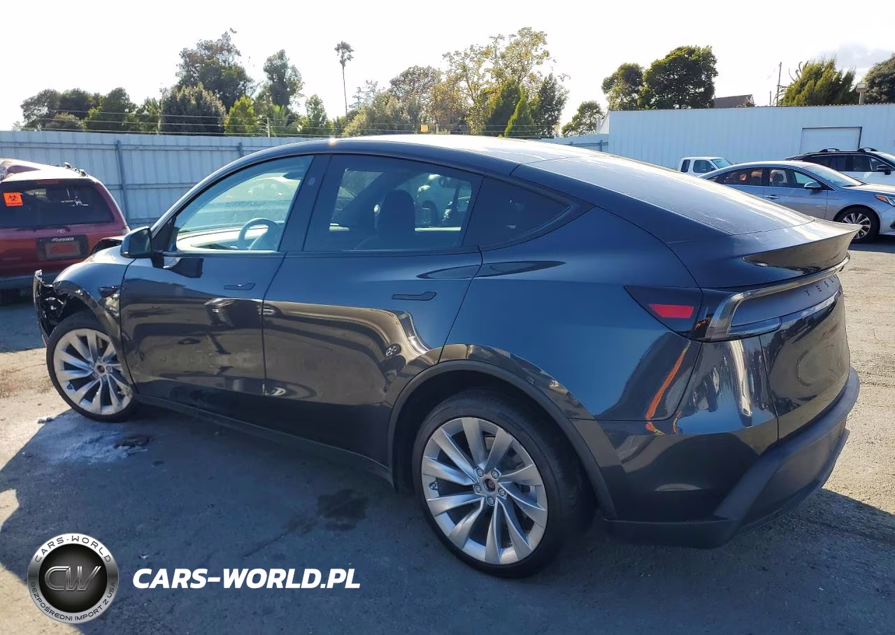 2026 Tesla Model Y VIN:7SAYGDEE1TF348361 - 2