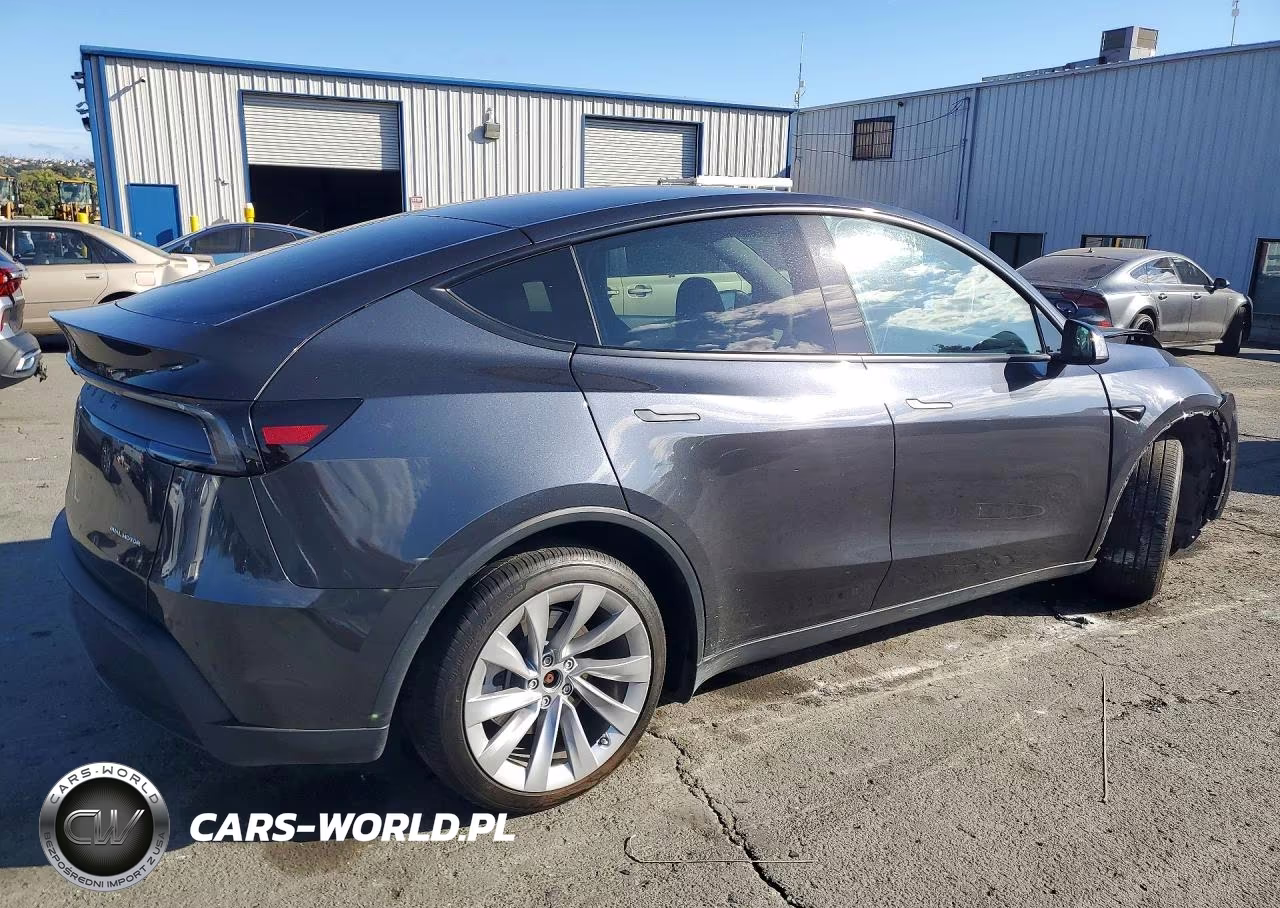 2026 Tesla Model Y VIN:7SAYGDEE1TF348361 - 3