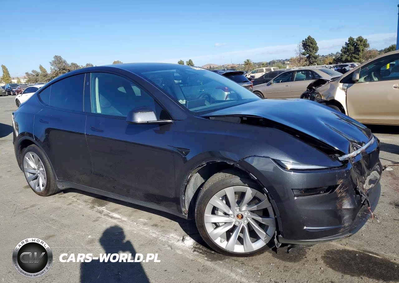 2026 Tesla Model Y VIN:7SAYGDEE1TF348361 - 4