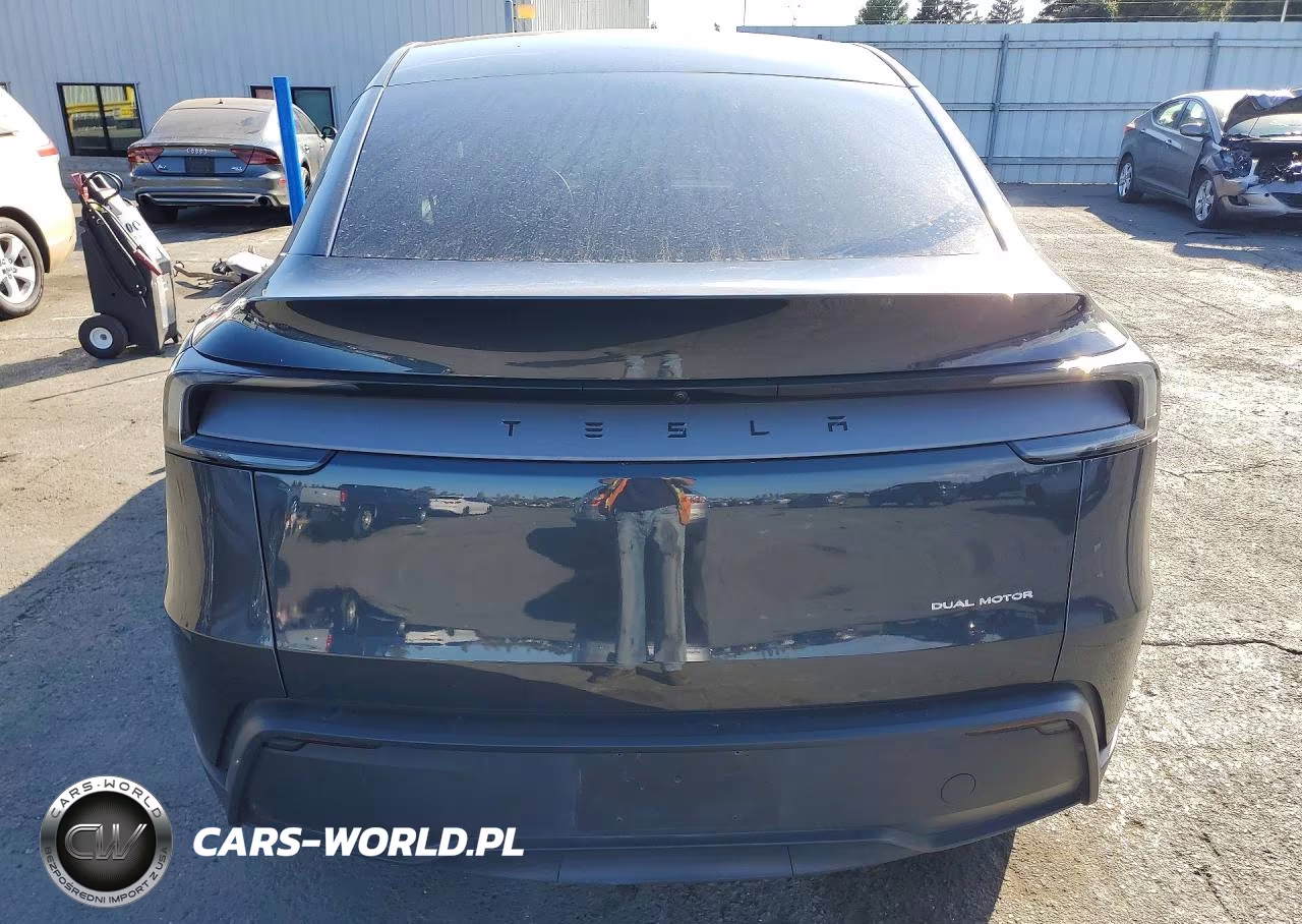 2026 Tesla Model Y VIN:7SAYGDEE1TF348361 - 6