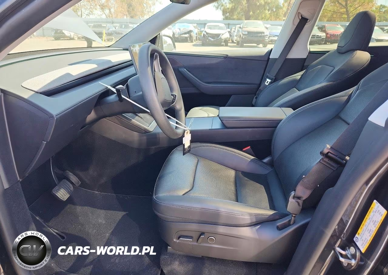 2026 Tesla Model Y VIN:7SAYGDEE1TF348361 - 7