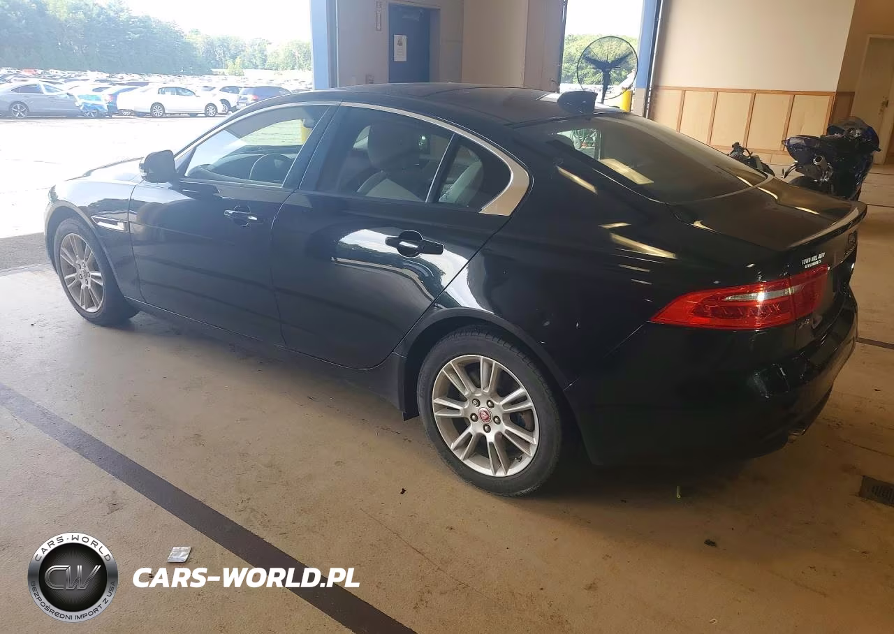 2018 Jaguar Xe Premium VIN:SAJAJ4FX3JCP34517 - 2