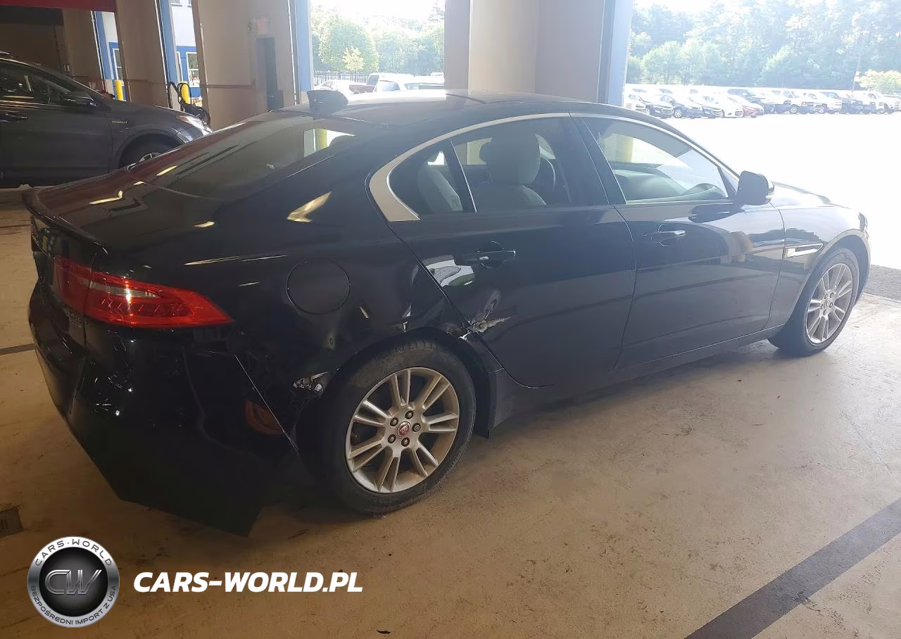 2018 Jaguar Xe Premium VIN:SAJAJ4FX3JCP34517 - 3