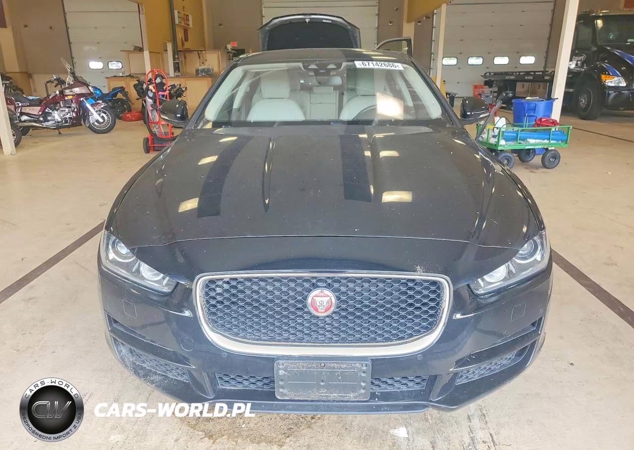 2018 Jaguar Xe Premium VIN:SAJAJ4FX3JCP34517 - 5