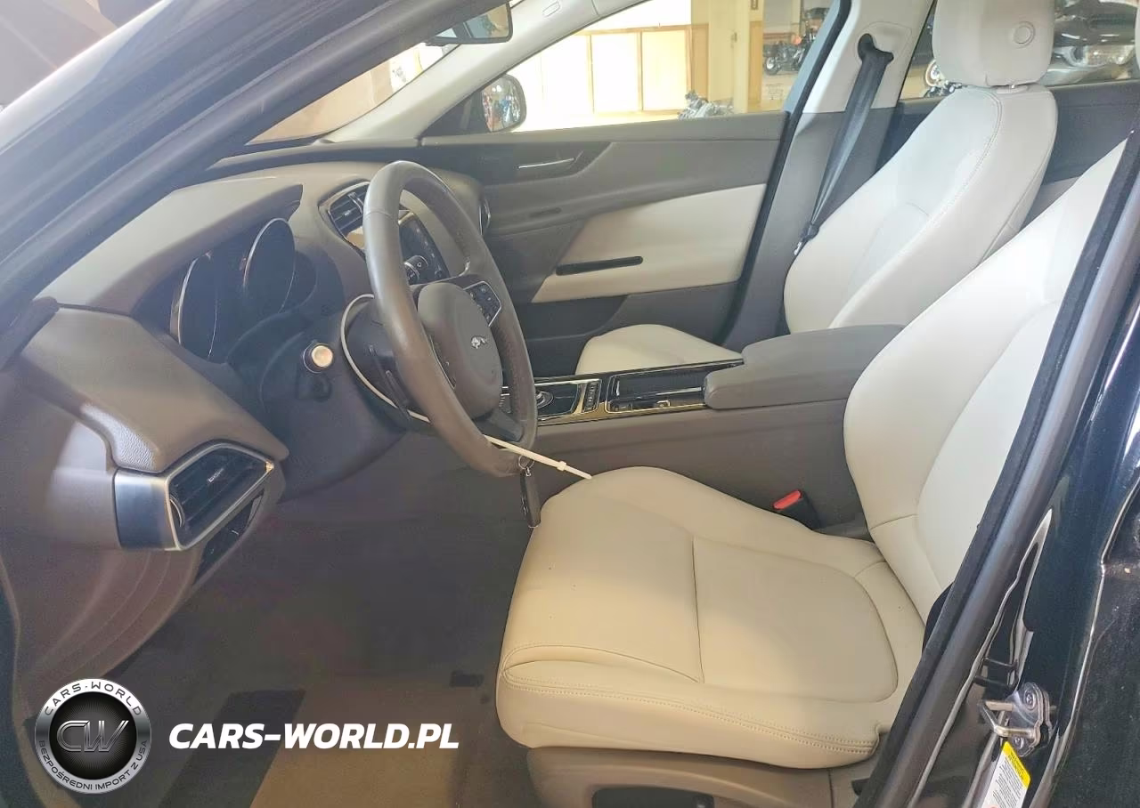 2018 Jaguar Xe Premium VIN:SAJAJ4FX3JCP34517 - 7