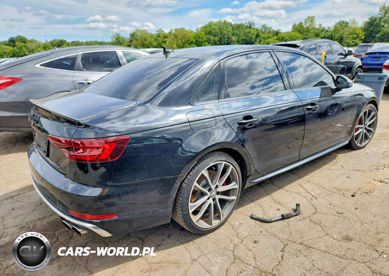 2018 Audi S4 Premium Plus VIN:WAUB4AF4XJA234622 - 3